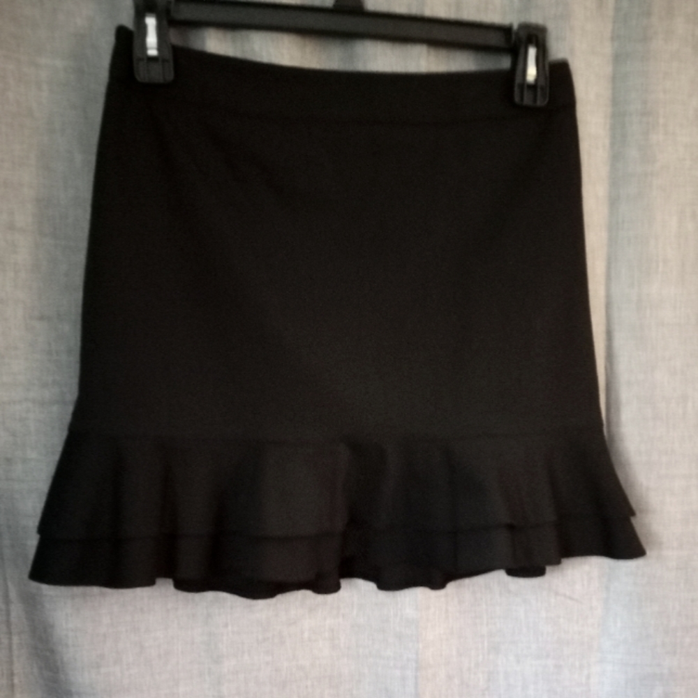 EXPRESS Black Ruffeled Mini Skirt Work Fun Flirty Women's Juniors Size 6